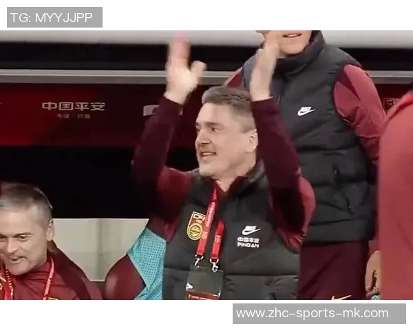 足球赛场风波不断球员暴打裁判引发热议与反思